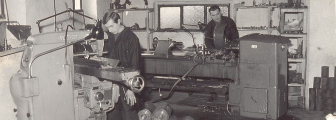 OFFICINA FOTO IN CANTINA 30 ANNI FA